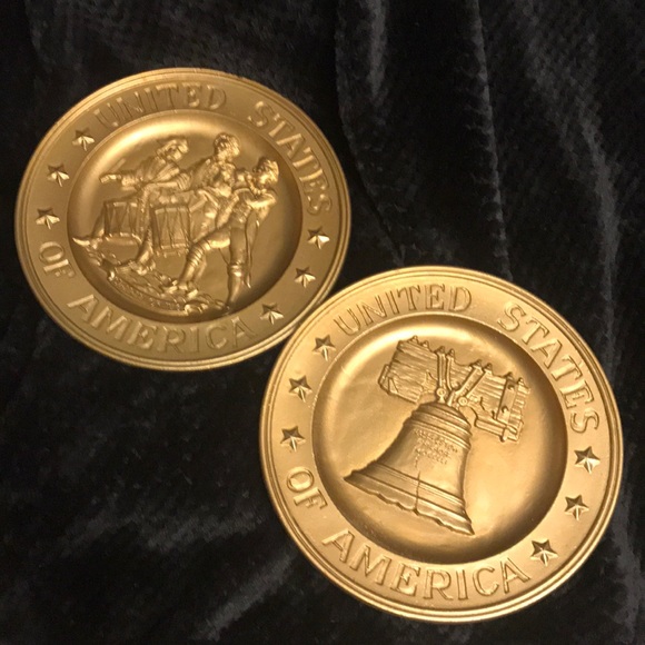 Sexton Gold plates-set of 2 - Picture 8 of 8